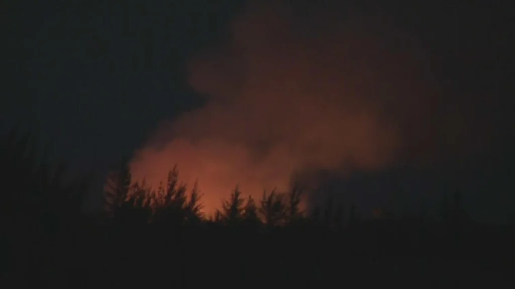Officials warn of air quality concerns as 2 wildfires burn in west Miami-Dade
