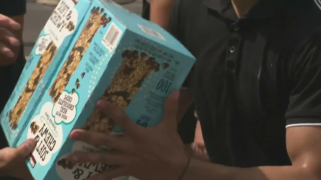 South Florida prepares boxes of aid to send to Venezuela after earthquakes