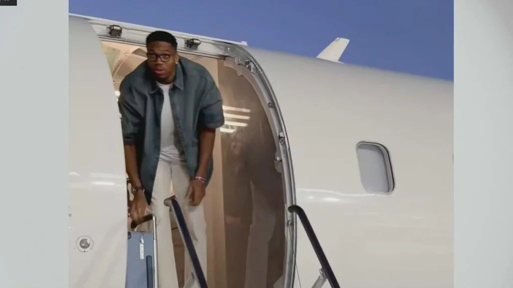 NBA star Giannis Antetokounmpo lands in Miami ahead of introductory conference