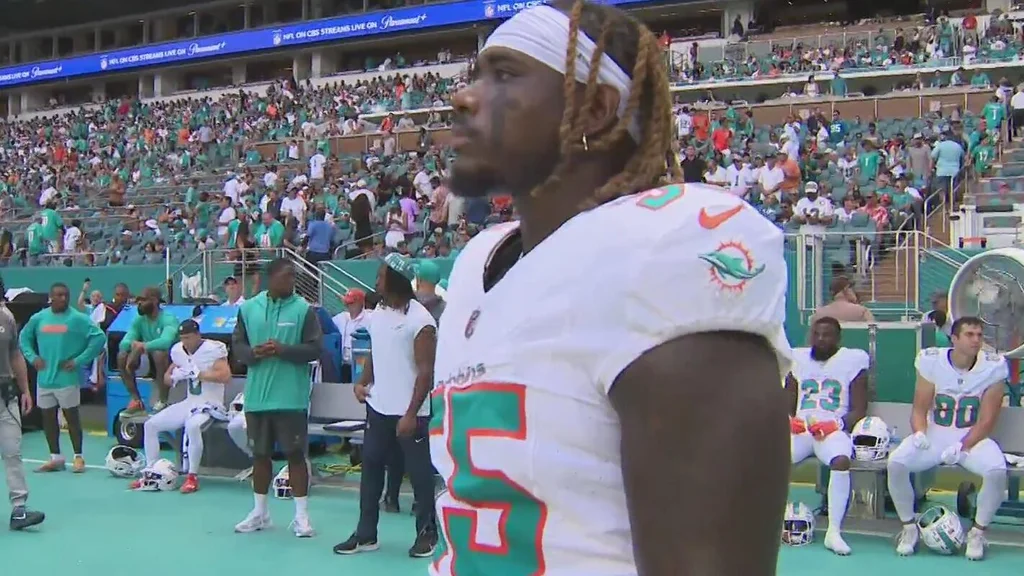 Dolphins reach $52.5 million extension deal with Aaron Brewer, report says
