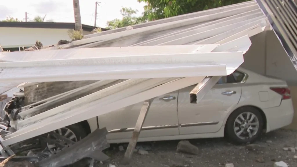 Car crashes into northwest Miami-Dade home front yard, causing tons of damage