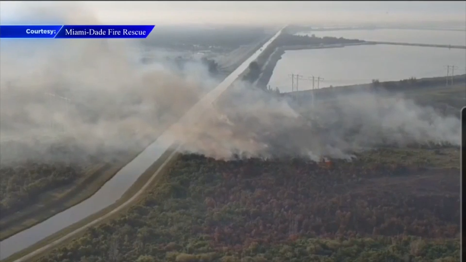 Multiple wildfires in West Miami-Dade burn over 19k acres, force road closures as crews continue battle