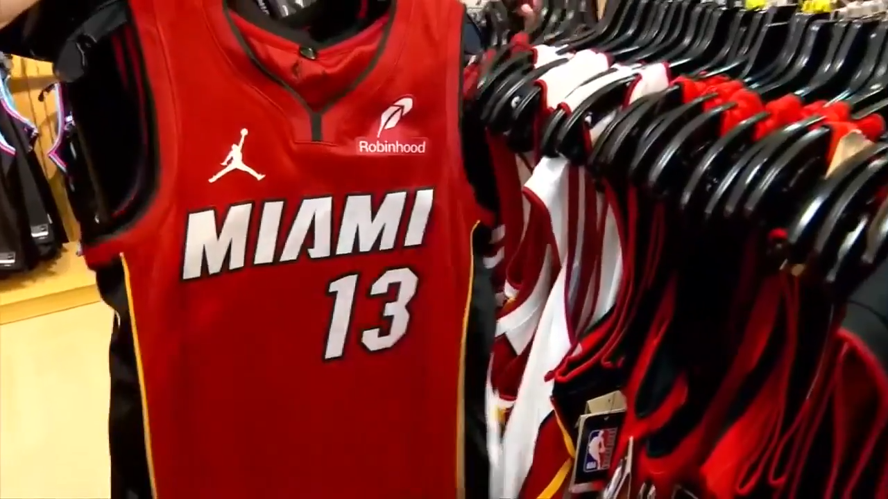 Miami Heat fans mixed about Giannis Antetokounmpo’s blockbuster trade, eager for merchandise
