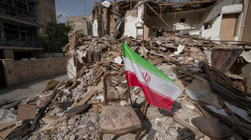 Iran attacks Bahrain and Kuwait following US strikes and threatens to halt talks