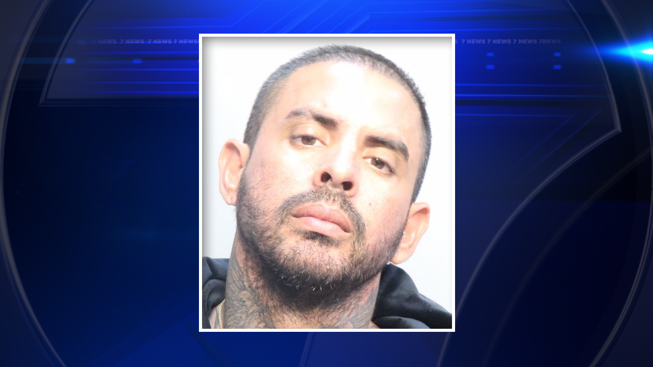 Miami man charged with attempted murder after girlfriend was stabbed 34 times, police say