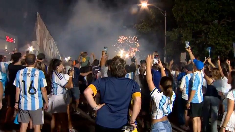 Jubilant Argentina fans celebrate nerve-racking 3-2 win over Cape Verde in World Cup across Miami Beach
