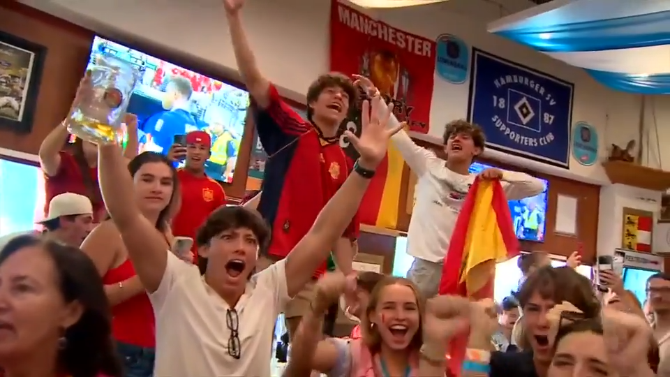 Spanish fans in South Florida elated after Spaniards beat France to punch ticket to World Cup final