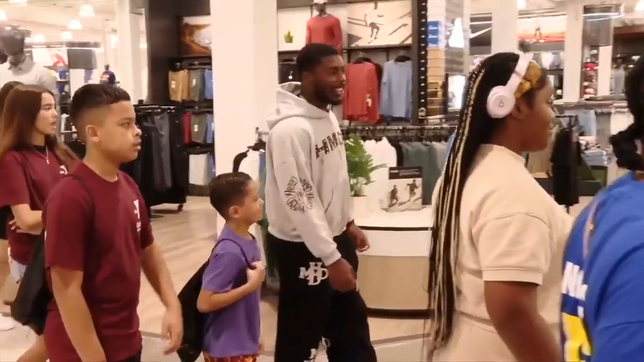 Rams star and UM alum Kam Kinchens teams up with Dick’s Sporting Goods to host shopping spree for local children
