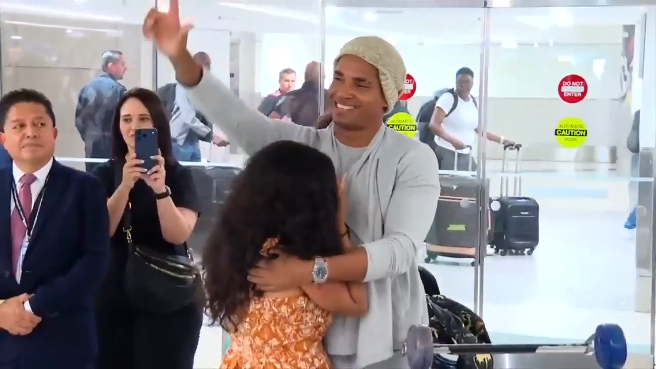 Cuban artist and dissident exiled from country after 5 years in prison arrives in US