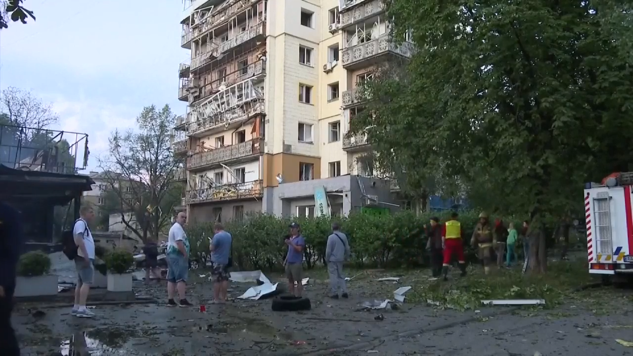 Russian attacks kill 6 in Kyiv and other cities and expose gaps in Ukraine’s air defenses