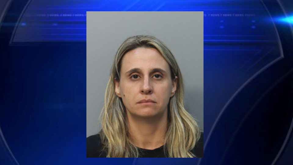 Homestead first-grade teacher arrested after allegedly swinging knife at boyfriend during argument