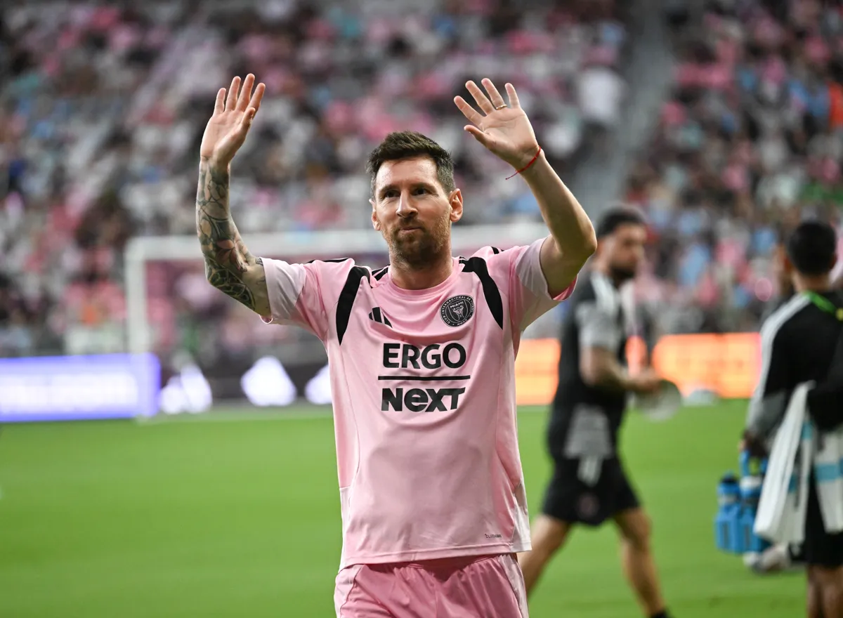 New Lionel Messi statue goes viral for all the wrong reasons
