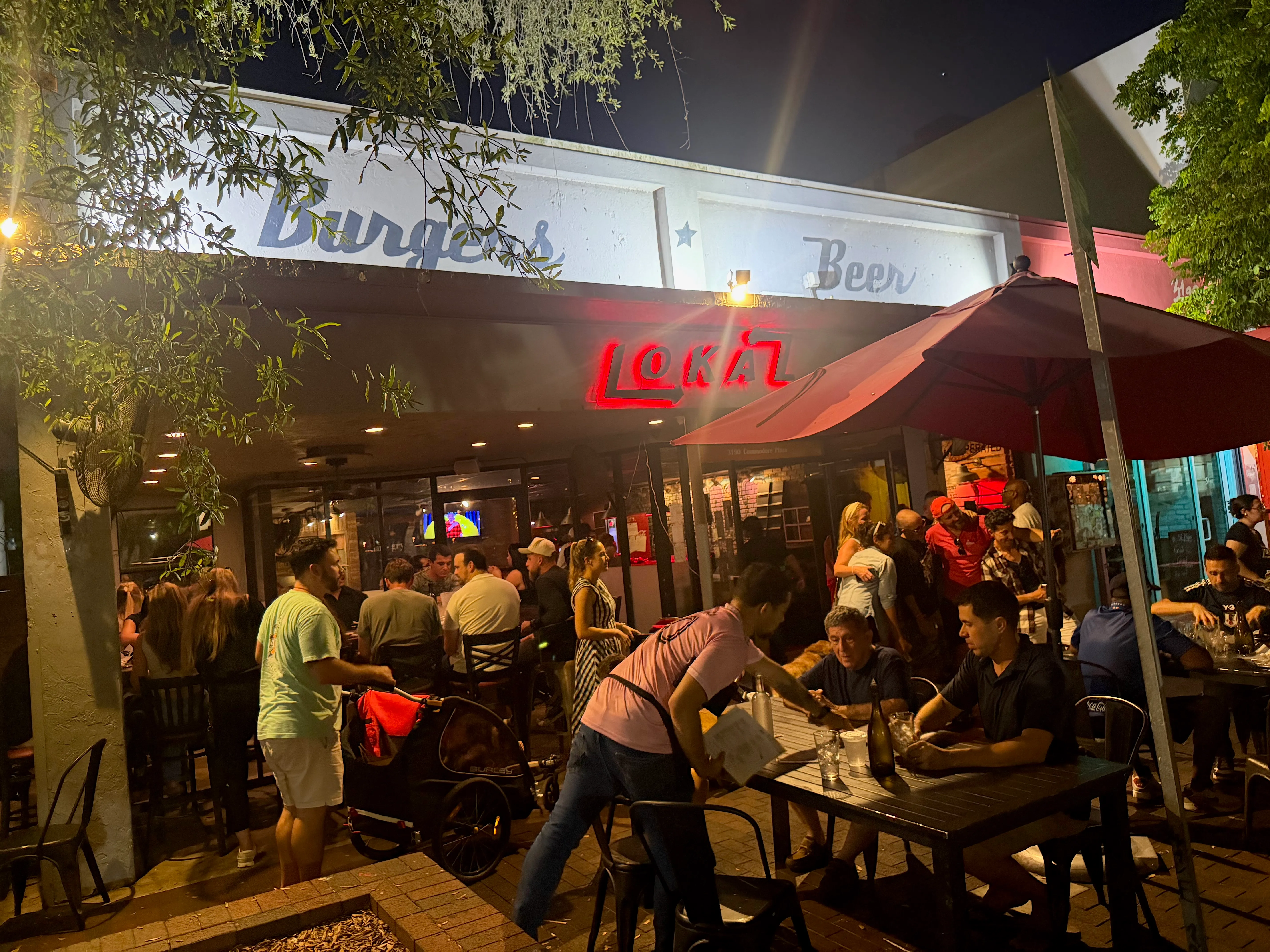 Beloved Coconut Grove burger spot closes after 15 years